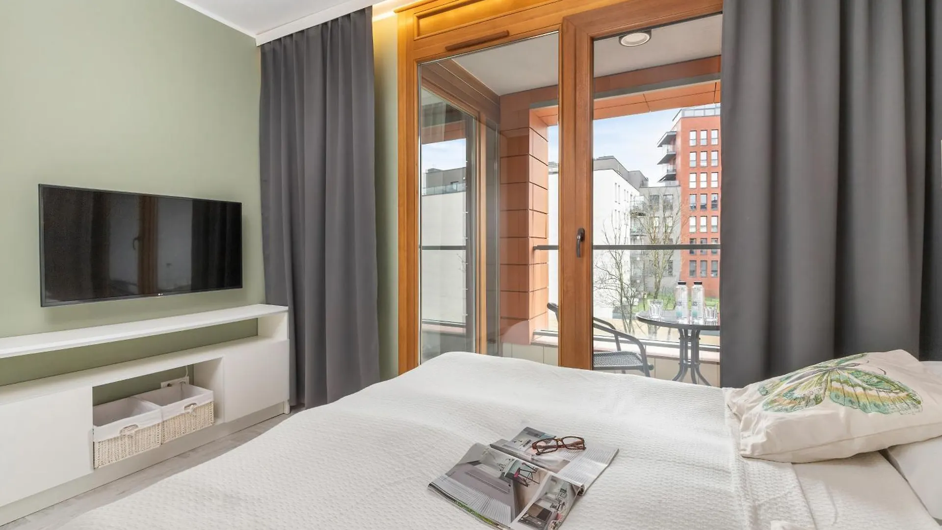 Modern Apartment In Gdansk Center Near The River With Parking By Noclegi Renters